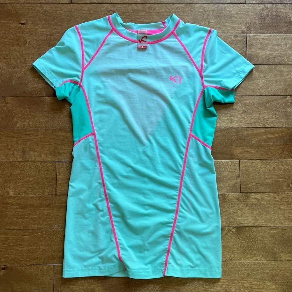 Kari Traa Svala Performance Tee Teal Pink Small